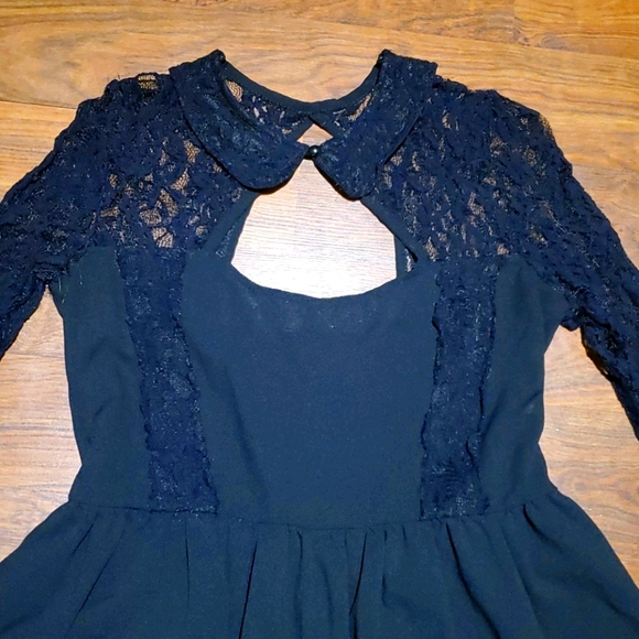 Gothic Style Black Collared Dress - Picture 2 of 3